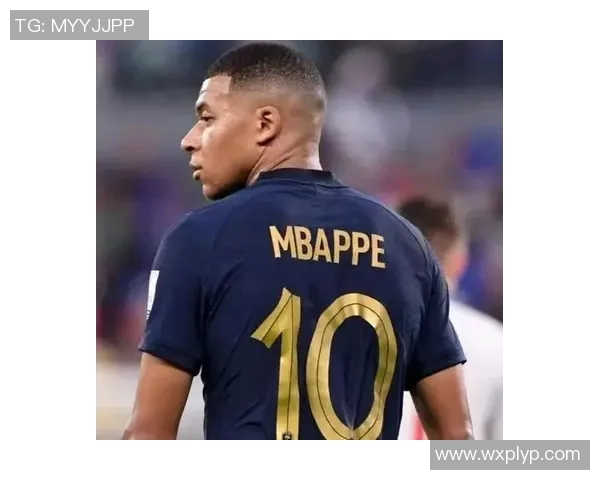 足球明星姆巴佩玩偶引领潮流成为球迷新宠的背后故事